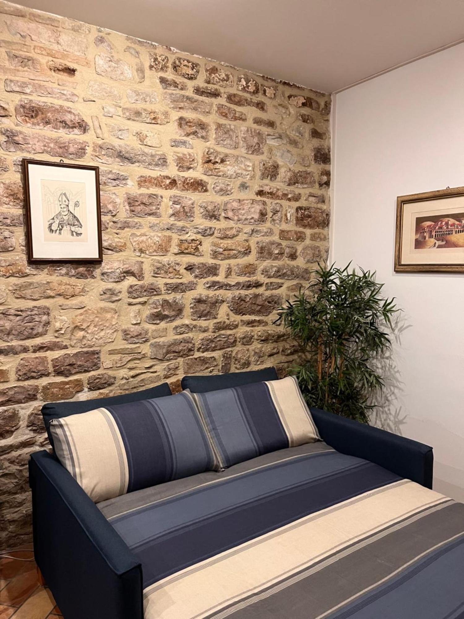 Casa Armanni - La Tua Casa Di Pietra Apartment Gubbio